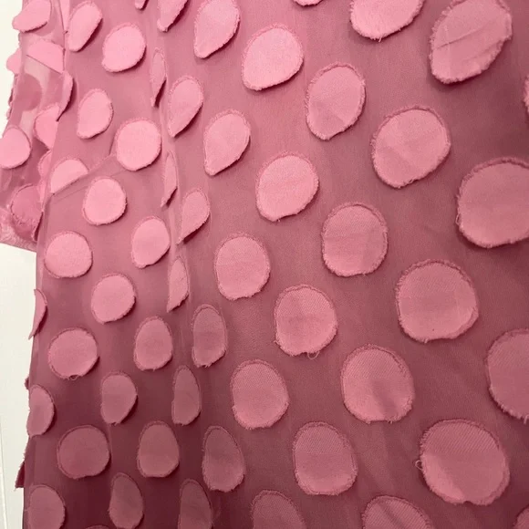 🔥3/$15🔥 Entro Dot Blouse - Picture 3 of 4